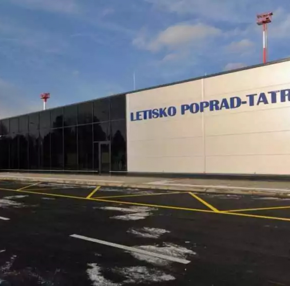 DEPARTURE HALL, Poprad airport